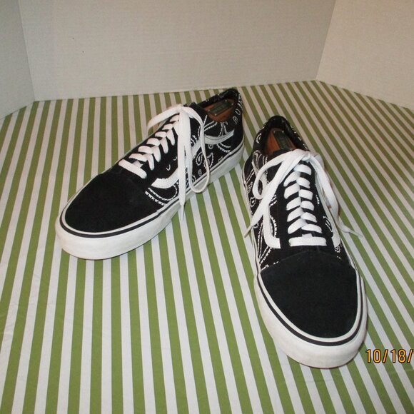 Vans Old Skool Sneakers - Picture 13 of 15